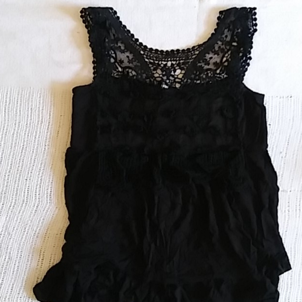 💲2For13💲Very detailed black top